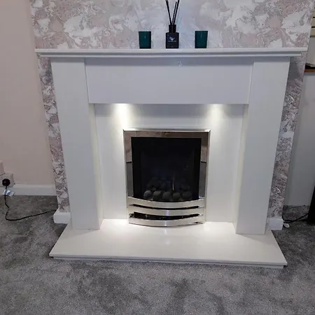 Remarkable 3-bed House In Leeds