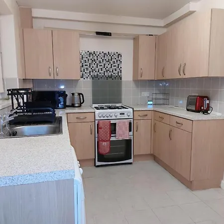 Holiday home Remarkable 3-bed House In Leeds Leeds (West Yorkshire)