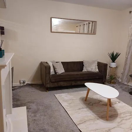 Remarkable 3-bed House In Leeds Holiday home Leeds (West Yorkshire)